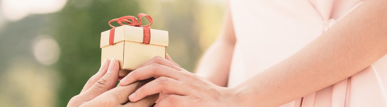 Celebrate Your Wife With These Gifts Today!_gifts-for-women